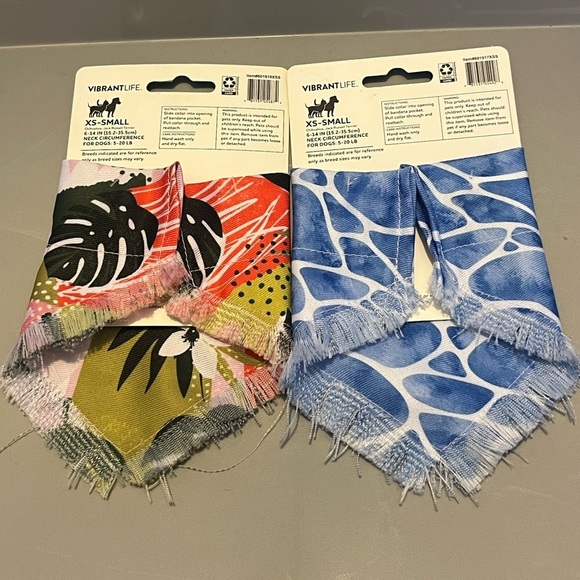 Pet Bandanna- Floral and Water Design XS - Picture 2 of 4